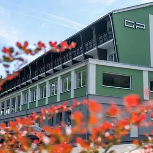 https://resort-poppy.karlovyvary-hotels.com